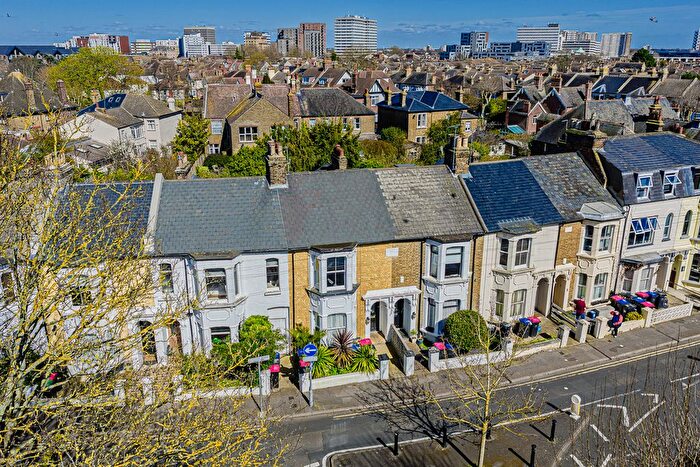 2 Bedroom Maisonette To Rent In Avenue Road, Westcliff-On-Sea, SS0