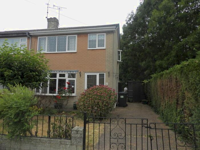 3 Bedroom Semi-Detached House To Rent In Shelley Grove, Doncaster, DN5