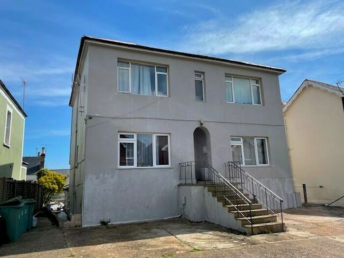 1 Bedroom House To Rent In Room To Rent, House Share., PO36