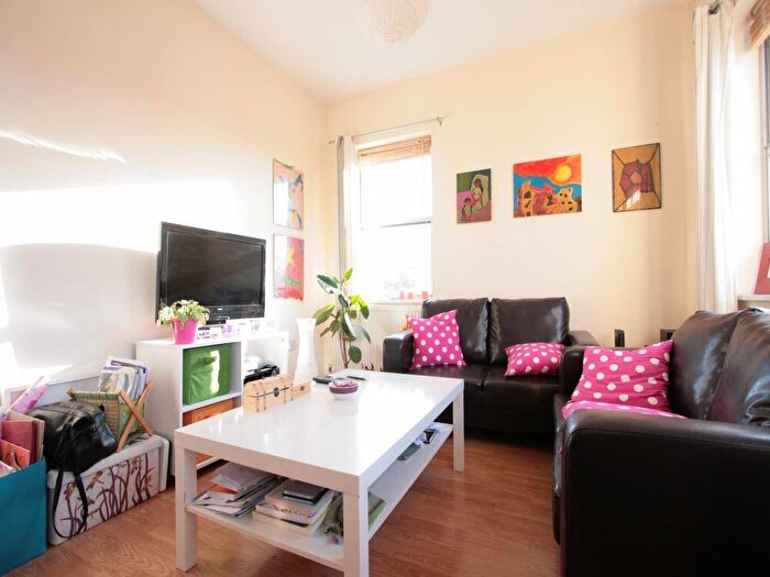 2 Bedroom Apartment To Rent In High Road Leytonstone, London, E11
