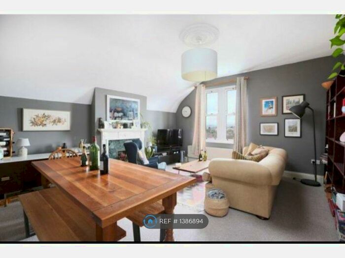 3 Bedroom Flat To Rent In Bristol, Bristol, BS6