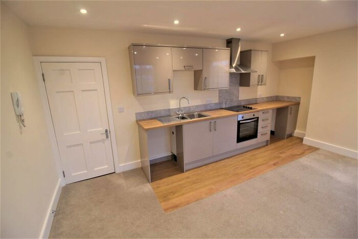 1 Bedroom Flat To Rent In Market Place, Chippenham SN15