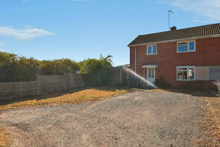 3 Bedroom Semi-Detached House For Sale In Avon Meadow, Downton ** Video Tour**, SP5