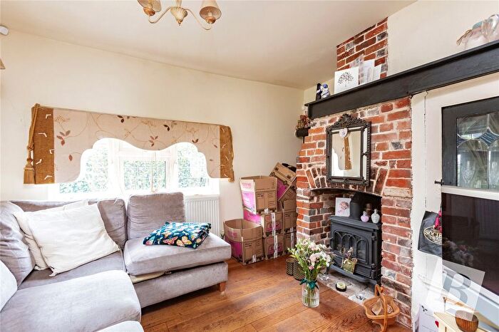 3 Bedroom Detached House For Sale In Chalk Street, Rettendon Common, Chelmsford, Essex, CM3