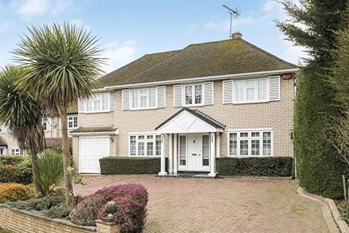 4 Bedroom Detached House For Sale In Duchy Road, Hadley Wood, EN4