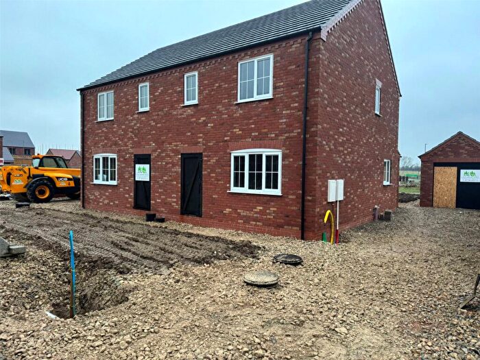 3 Bedroom Semi-Detached House For Sale In Field Head Road, Laceby, Grimsby, Lincolnshire, DN37