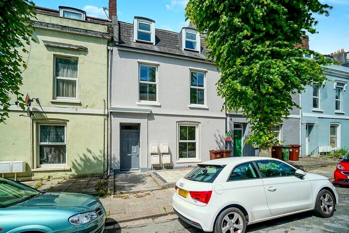 2 Bedroom Flat To Rent In Victoria Place, Stoke, Plymouth, PL2