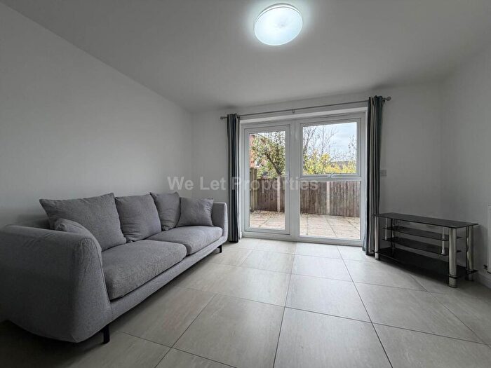 4 Bedroom House To Rent In Stockport Road, Ardwick, M13