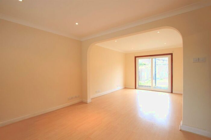 3 Bedroom Semi-Detached House To Rent In Long Lane, Hillingdon, Uxbridge, UB10