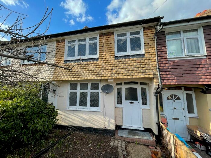 3 Bedroom Terraced House To Rent In Knollmead, Surbiton, Kingston Upon Thames, KT5