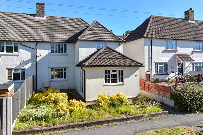 3 Bedroom End Of Terrace House For Sale In Knights Way, Dover, Kent, CT16