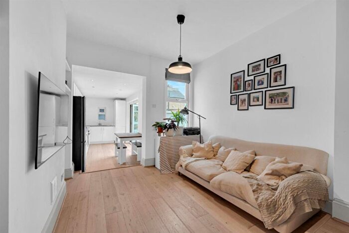 2 Bedroom Flat For Sale In College Road, Bromley, BR1