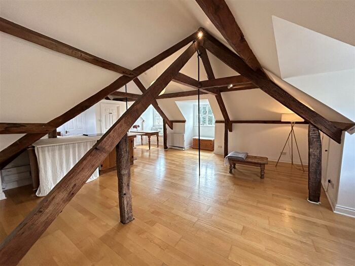 1 Bedroom Flat To Rent In South Street, Sherborne, DT9
