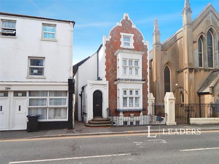 1 Bedroom Flat To Rent In Cavendish Place, Eastbourne, BN21