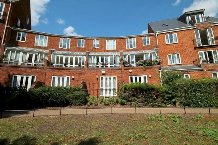 2 Bedroom Flat To Rent In Sovereigns Quay, Bedford, MK40