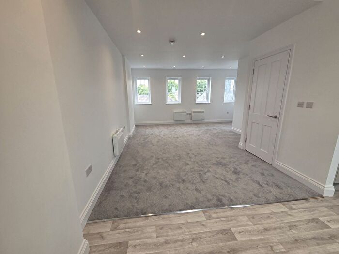 2 Bedroom Flat To Rent In Colston Road, East Sheen, SW14