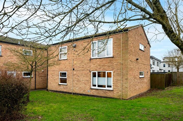 2 Bedroom Flat For Sale In Gilbert Close, Cambridge, CB4