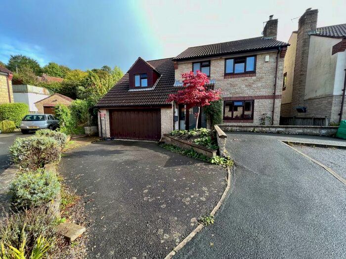 4 Bedroom Detached House For Sale In Three Hill View, Glastonbury