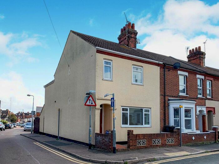 3 Bedroom End Of Terrace House To Rent In Gwynne Road, Harwich CO12