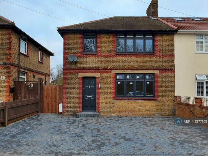 3 Bedroom Semi-Detached House To Rent In Park Lane, London, N9