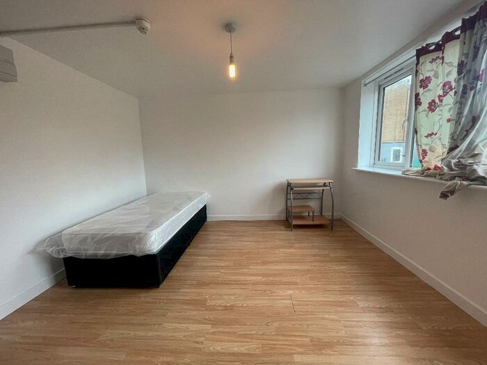 Flat To Rent In East Side Place, Newhaven, BN9