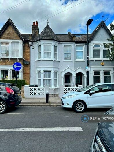4 Bedroom Terraced House To Rent In Effingham Road, London, N8