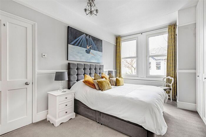 5 Bedroom Terraced House For Sale In Pendle Road, Furzedown, SW16