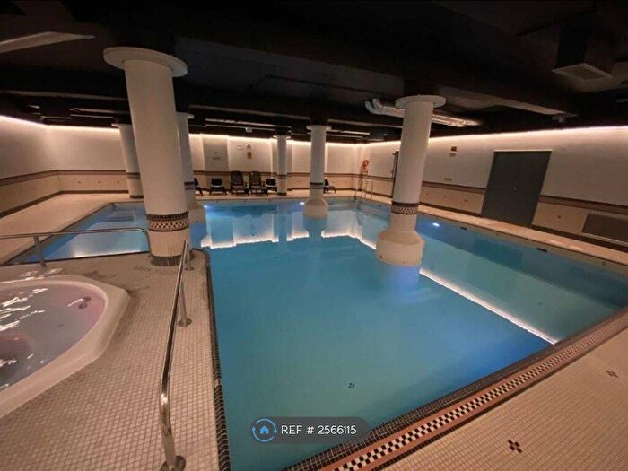 2 Bedroom Flat To Rent In Whitworth Street, Manchester, M1