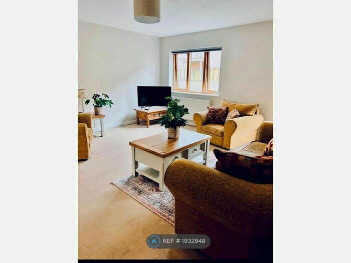 2 Bedroom Flat To Rent In Tombland, Norwich, NR3