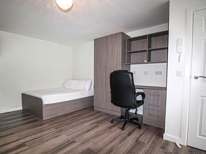 Apartment To Rent In Apt, St John's Terrace #, LS3