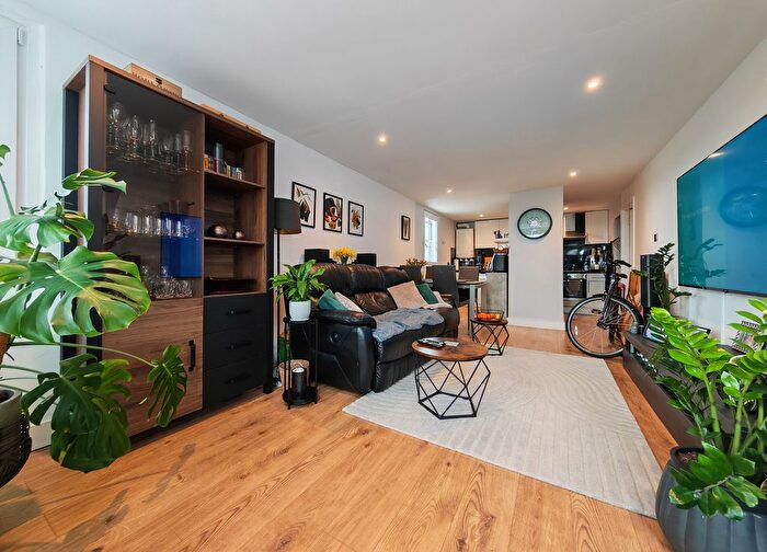 2 Bedroom Flat To Rent In Isobel House, Staines Road West, Sunbury-On-Thames, TW16