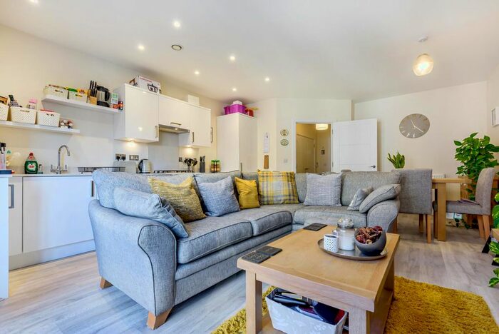 2 Bedroom Flat To Rent In Bell Farm Way, Hersham, Walton-On-Thames, KT12