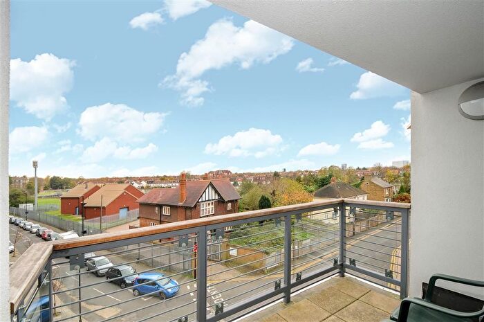 1 Bedroom Flat To Rent In Ampere House, Warple Way, London, W3