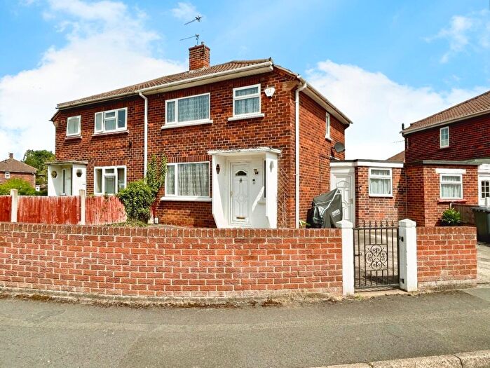 2 Bedroom Semi-Detached House For Sale In Rosedale Road, Bentley, Doncaster, DN5
