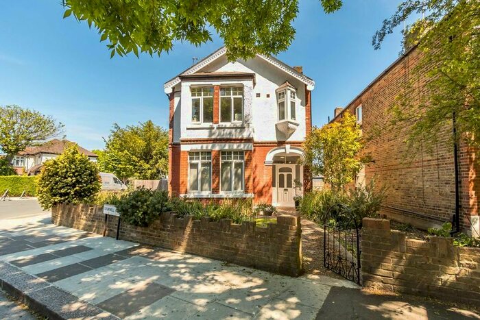 1 Bedroom Flat To Rent In Cromwell Road, Teddington, TW11