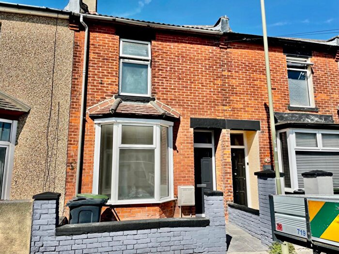 3 Bedroom House To Rent In Woodstock Road, Gosport, PO12