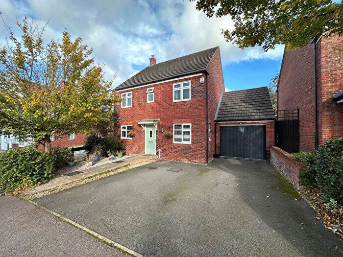 4 Bedroom Detached House For Sale In Lake View, Houghton Regis, LU5