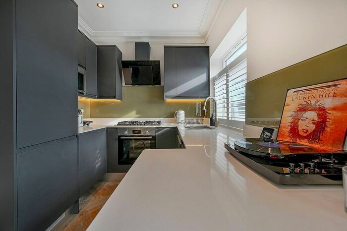 1 Bedroom Flat To Rent In Woodstock Avenue, Northfields, London, W13