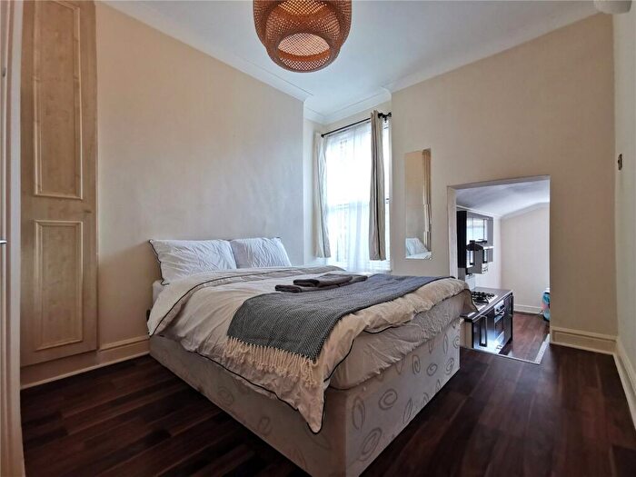 1 Bedroom Apartment To Rent In High Road, Willesden, NW10