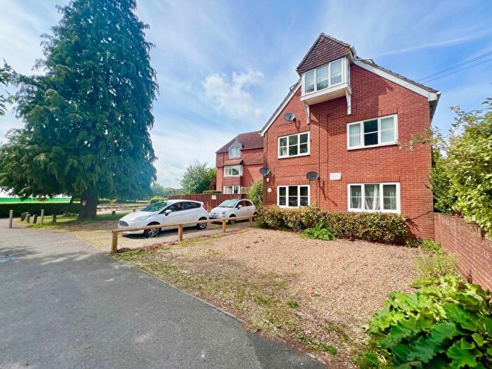 1 Bedroom Flat To Rent In Manor Farm Road, Bitterne Park, Southampton, SO18
