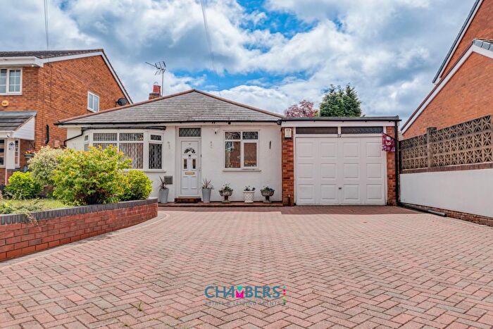 3 Bedroom Detached Bungalow For Sale In Tile Cross Road, Tile Cross, Birmingham, B33