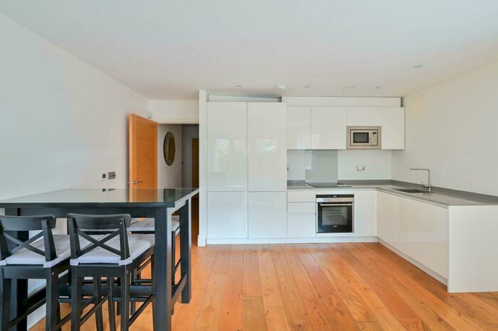 2 Bedroom Flat To Rent In Tisdall Place, Elephant And Castle, London, SE17