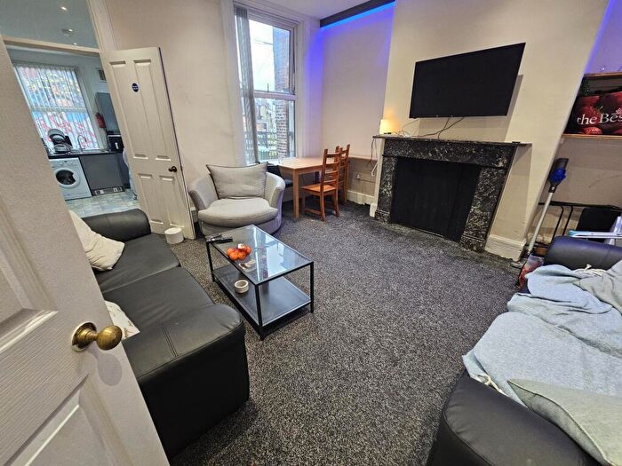 8 Bedroom House To Rent In Brudenell Road, Leeds, LS6