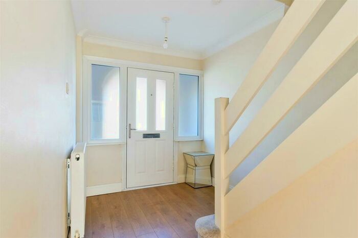 3 Bedroom Terraced House To Rent In Shelvers Way Tadworth Surrey, KT20