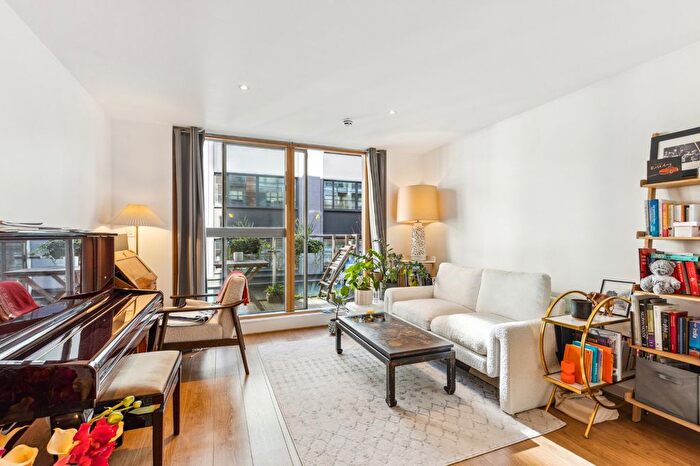 1 Bedroom Flat To Rent In Matisse Court, - Featherstone Street, EC1Y