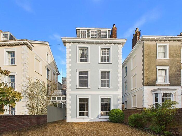 5 Bedroom Detached House For Sale In Howell Road, Exeter, EX4