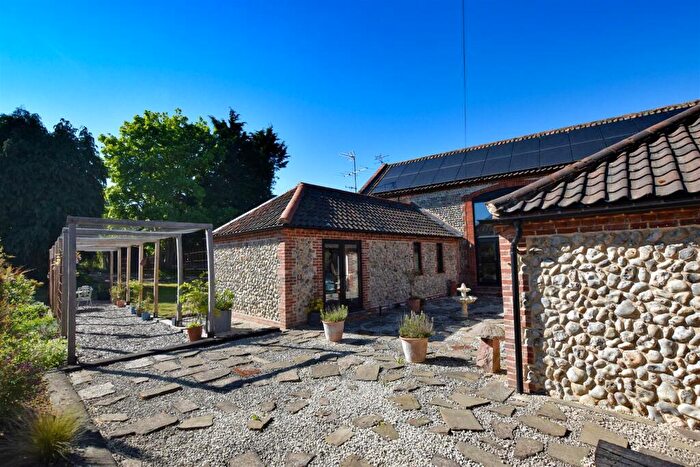 4 Bedroom Barn Conversion For Sale In Felbrigg Road, Felbrigg, Norwich, NR11