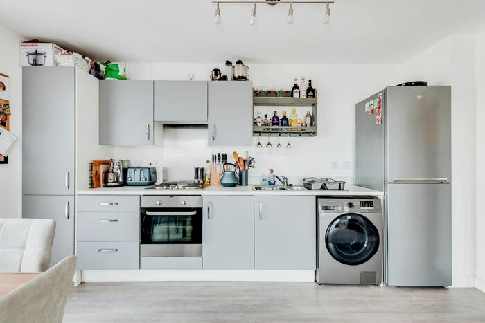 2 Bedroom Flat For Sale In Furrow Crescent, Curbridge, Witney, Oxfordshire, OX29