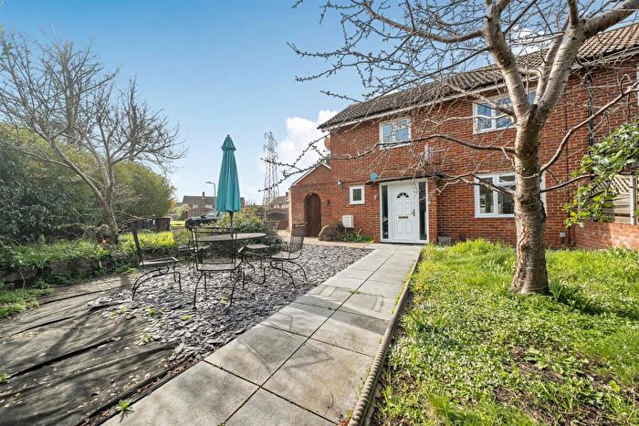 3 Bedroom Semi Detached House For Sale In Elm Crescent, East Malling, West Malling, ME19
