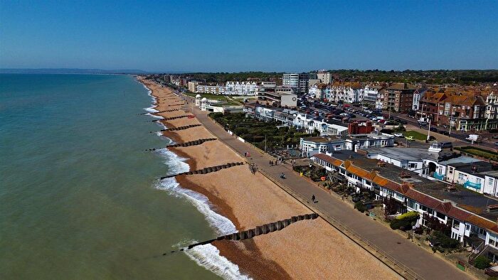 3 Bedroom Flat For Sale In Channel View, Bexhill-On-Sea, TN40